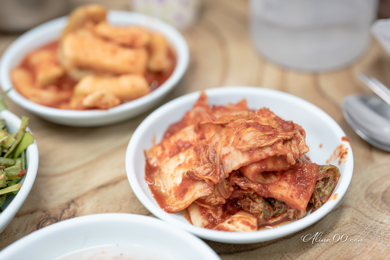 釜山陝川湯飯家｜白切豬肉湯飯配血腸，米其林必比登推薦真好吃 @Alina 愛琳娜