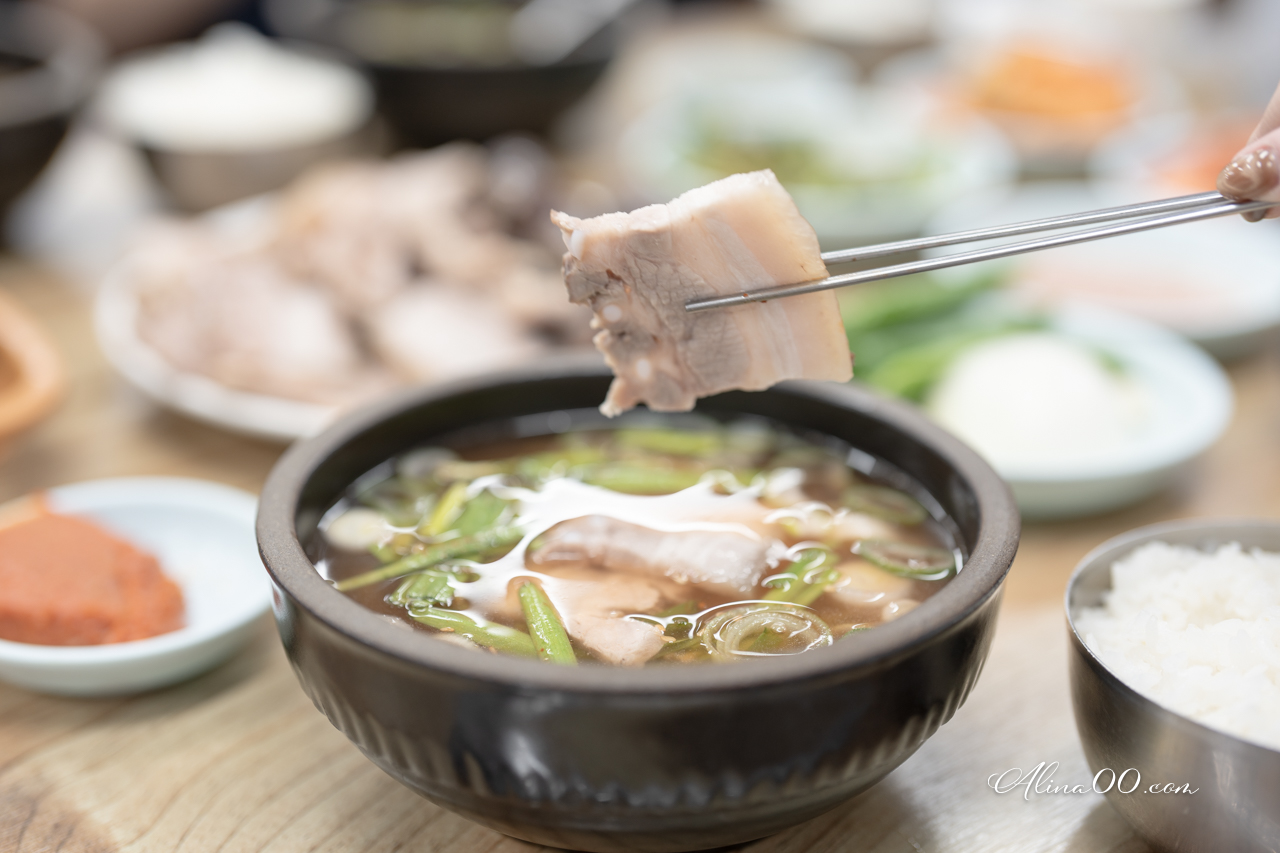 釜山陝川湯飯家｜白切豬肉湯飯配血腸，米其林必比登推薦真好吃 @Alina 愛琳娜