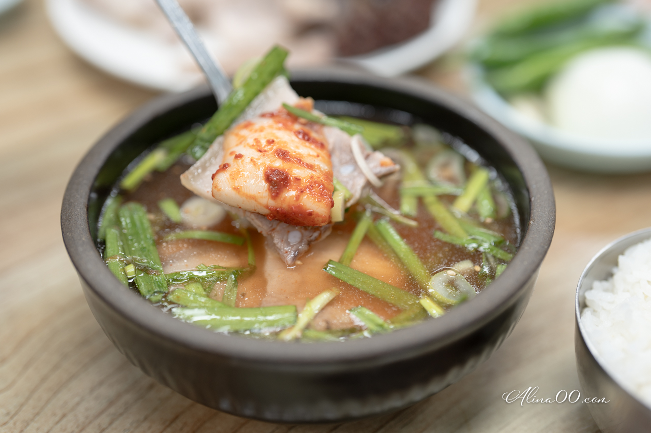 釜山陝川湯飯家｜白切豬肉湯飯配血腸，米其林必比登推薦真好吃 @Alina 愛琳娜