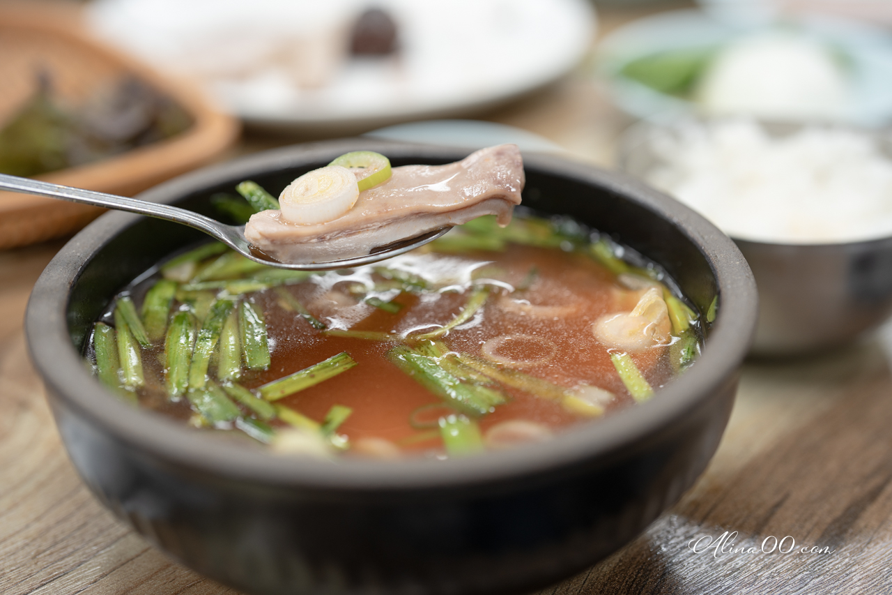 釜山陝川湯飯家｜白切豬肉湯飯配血腸，米其林必比登推薦真好吃 @Alina 愛琳娜