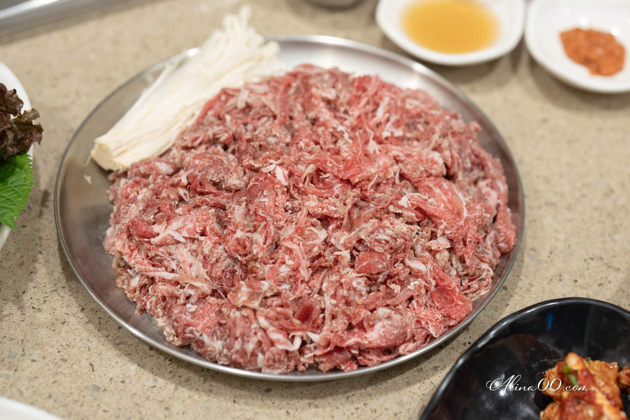 彥陽烤牛肉釜山家|玄彬吃過的米其林烤牛肉,姨母很親切 @Alina 愛琳娜 彥陽烤牛肉釜山家|玄彬吃過的米其林烤牛肉,姨母很親切 @Alina 愛琳娜
