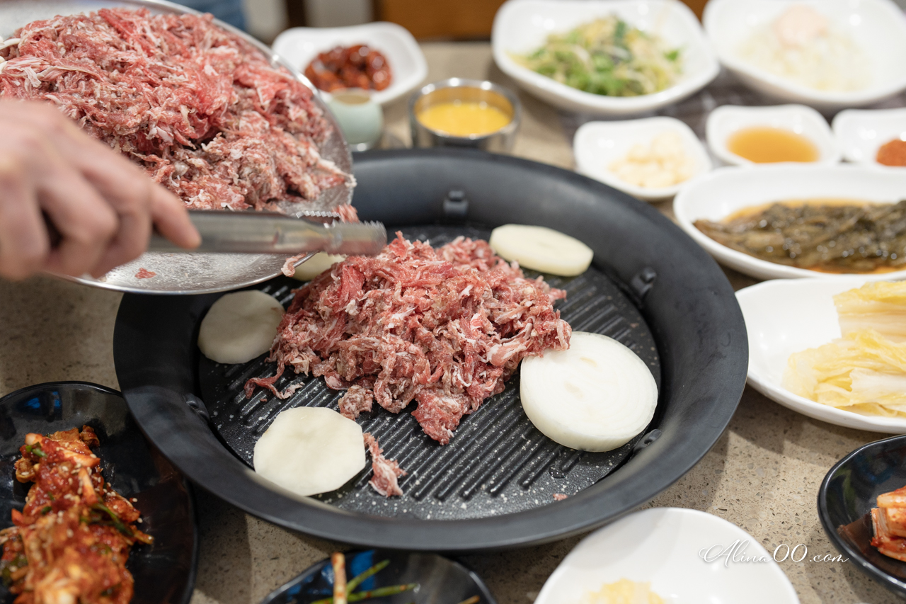 彥陽烤牛肉釜山家｜玄彬吃過的米其林烤牛肉，姨母很親切 @Alina 愛琳娜