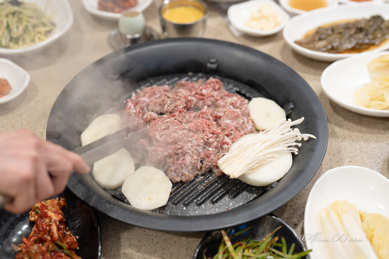彥陽烤牛肉釜山家|玄彬吃過的米其林烤牛肉,姨母很親切 @Alina 愛琳娜 彥陽烤牛肉釜山家|玄彬吃過的米其林烤牛肉,姨母很親切 @Alina 愛琳娜