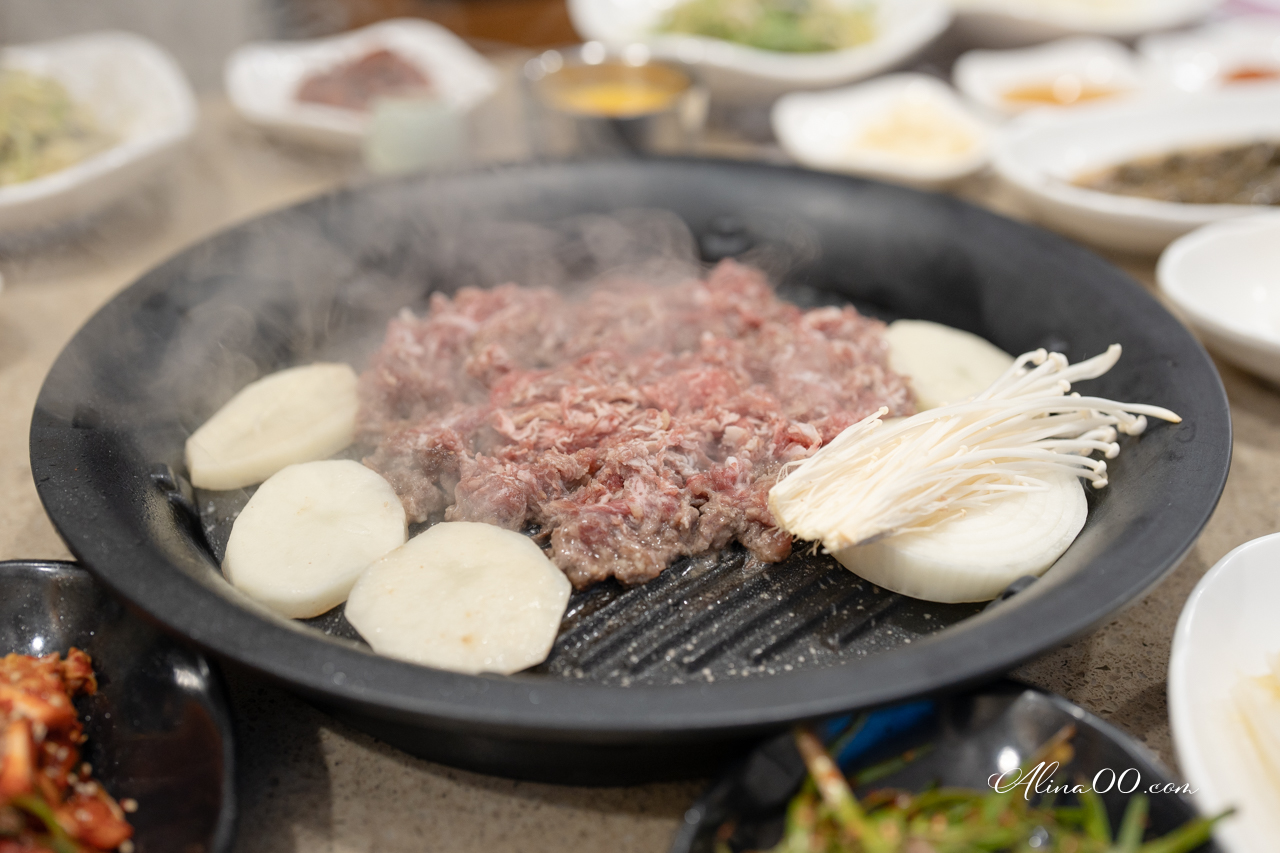 彥陽烤牛肉釜山家|玄彬吃過的米其林烤牛肉,姨母很親切 @Alina 愛琳娜 彥陽烤牛肉釜山家|玄彬吃過的米其林烤牛肉,姨母很親切 @Alina 愛琳娜