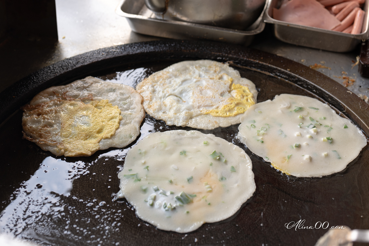 【花蓮美食】中福早餐店｜大推粉漿蛋餅厚酥好吃，2種口感選擇 @Alina 愛琳娜