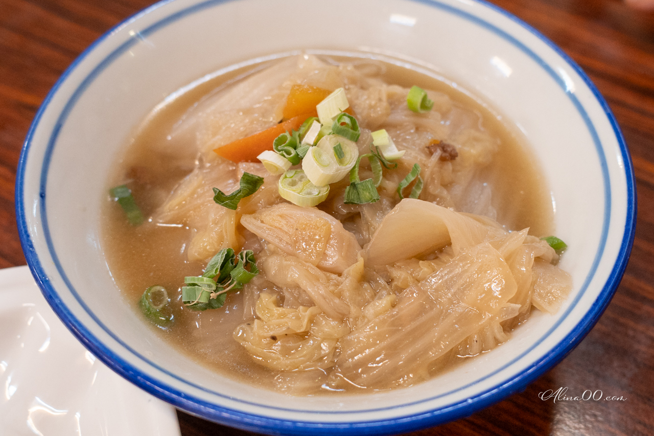 【花蓮美食】黑點師魯肉飯|蚵仔滷肉飯配鴨蛋,小菜推豬頭皮 @Alina 愛琳娜 【花蓮美食】黑點師魯肉飯|蚵仔滷肉飯配鴨蛋,小菜推豬頭皮 @Alina 愛琳娜