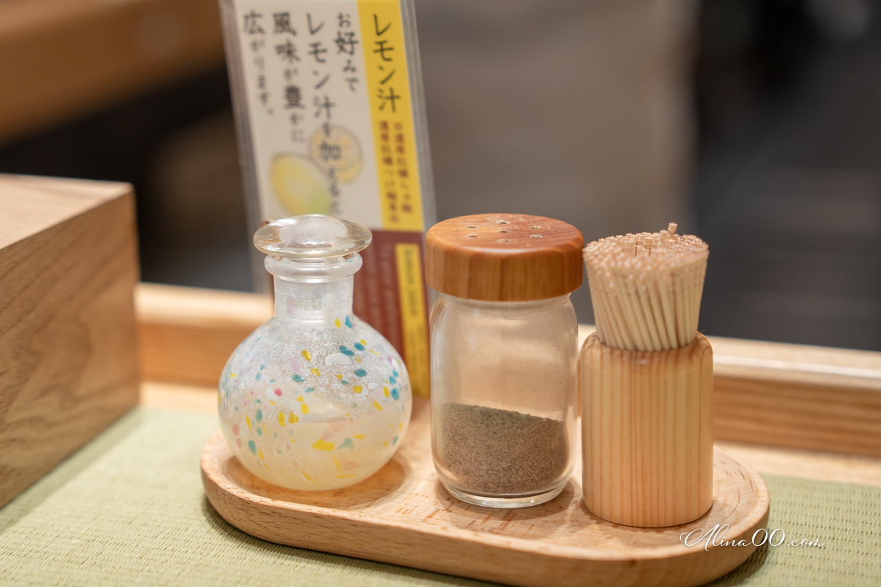 【東京美食】築地牡蠣拉麵 牡蠣と貝|濃厚湯頭Q彈麵條超好吃 @Alina 愛琳娜 【東京美食】築地牡蠣拉麵 牡蠣と貝|濃厚湯頭Q彈麵條超好吃 @Alina 愛琳娜