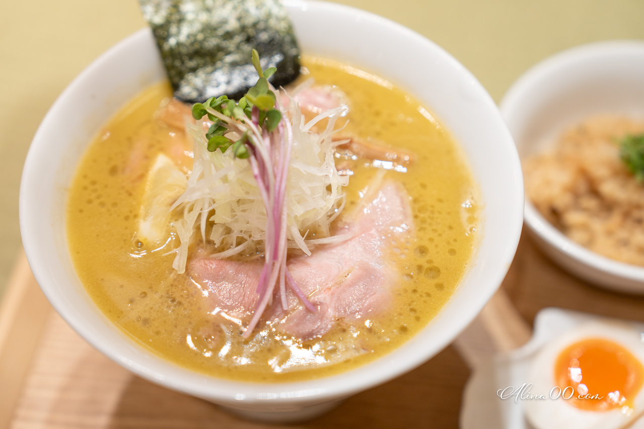 【東京美食】築地牡蠣拉麵 牡蠣と貝｜濃厚湯頭Q彈麵條超好吃 @Alina 愛琳娜