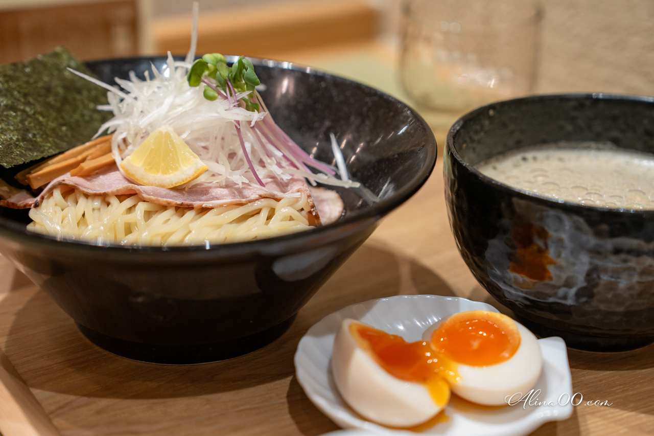 【東京美食】築地牡蠣拉麵 牡蠣と貝|濃厚湯頭Q彈麵條超好吃 @Alina 愛琳娜 【東京美食】築地牡蠣拉麵 牡蠣と貝|濃厚湯頭Q彈麵條超好吃 @Alina 愛琳娜