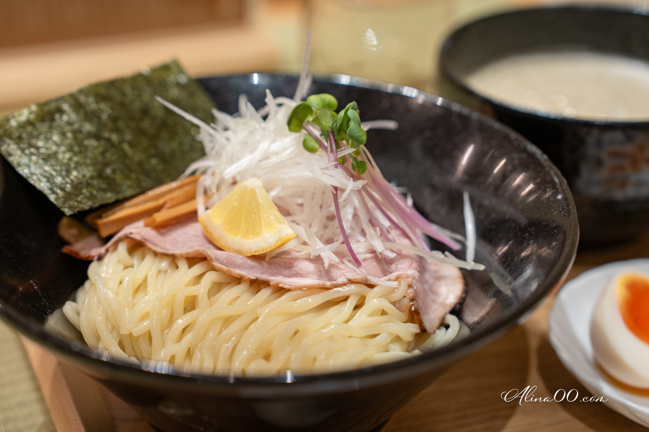 【東京美食】築地牡蠣拉麵 牡蠣と貝|濃厚湯頭Q彈麵條超好吃 @Alina 愛琳娜 【東京美食】築地牡蠣拉麵 牡蠣と貝|濃厚湯頭Q彈麵條超好吃 @Alina 愛琳娜