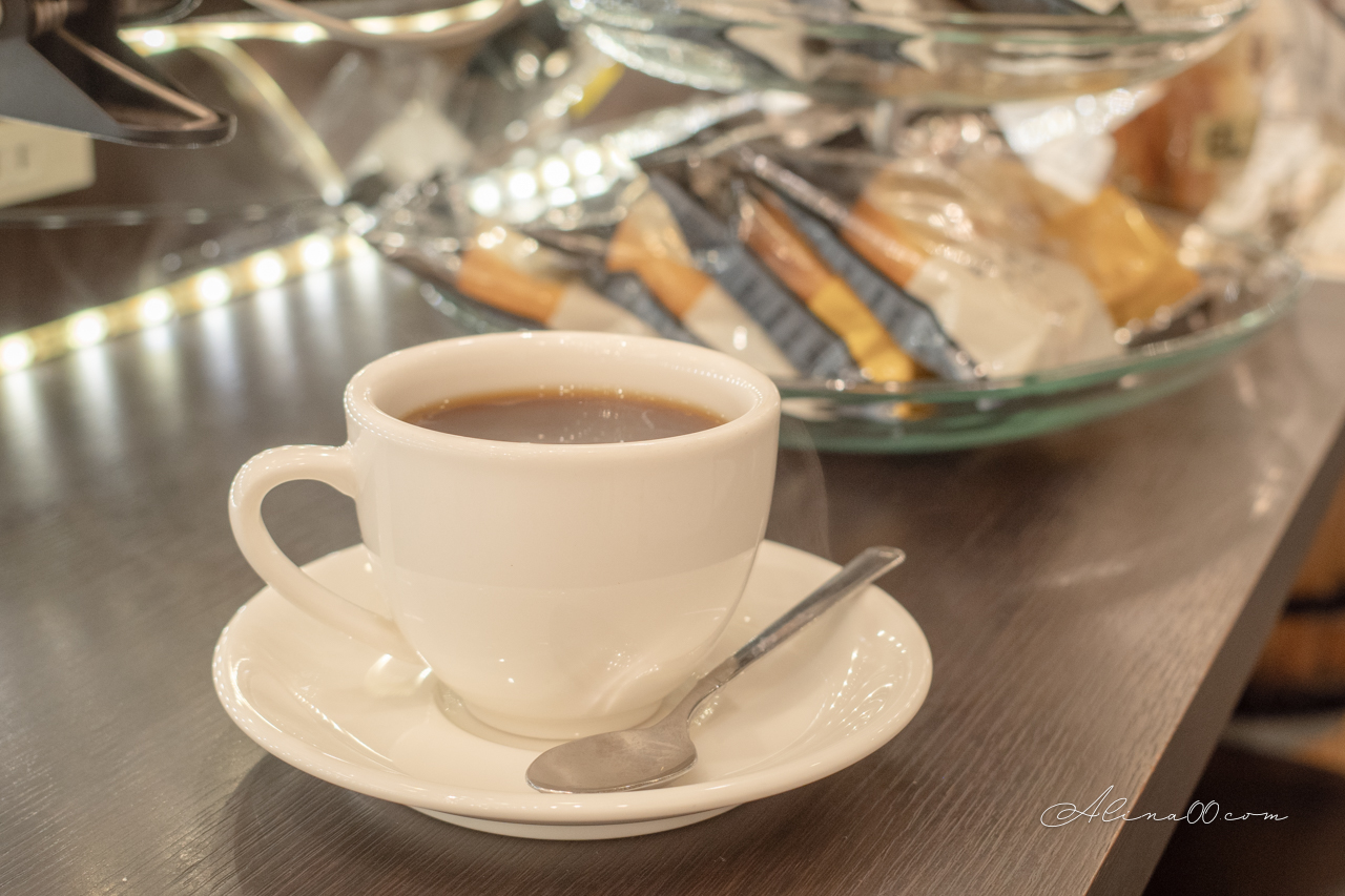 【東京美食】米本珈琲｜築地特有咖啡店,大推濃縮咖啡冰淇淋好吃 @Alina 愛琳娜