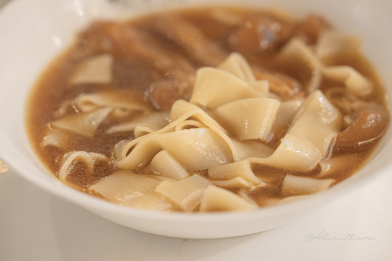 天下三絕牛肉麵|台北米其林必比登推薦,牛B腱麵厚實好吃 @Alina 愛琳娜 天下三絕牛肉麵|台北米其林必比登推薦,牛B腱麵厚實好吃 @Alina 愛琳娜