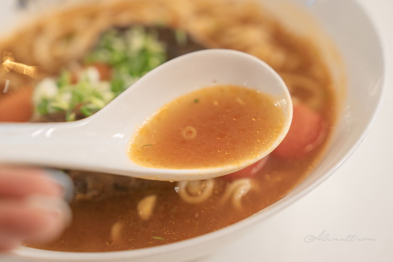 天下三絕牛肉麵｜台北米其林必比登推薦,牛B腱麵厚實好吃 @Alina 愛琳娜