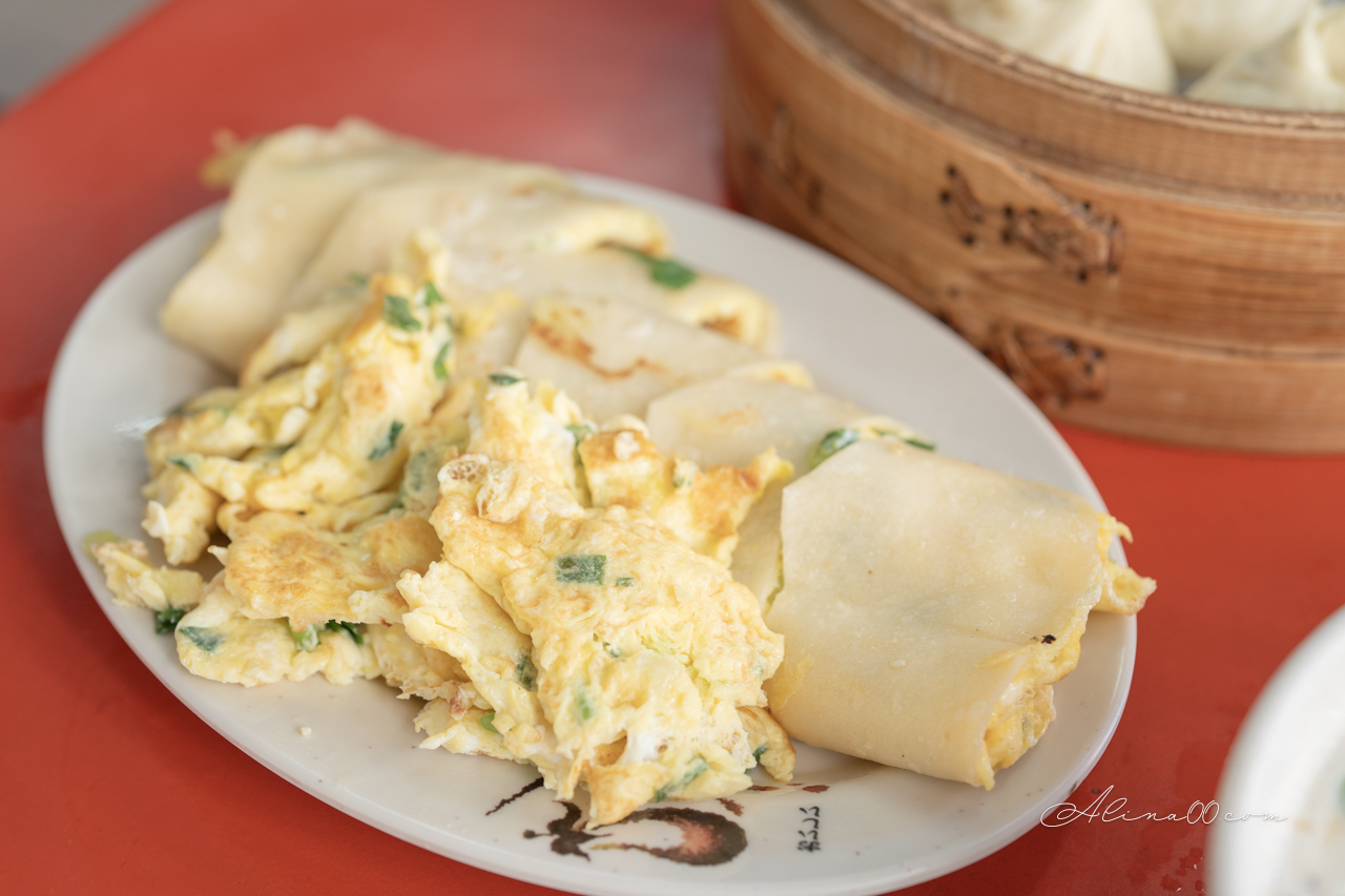 內湖737永和豆漿|早餐推薦小籠包、多料蛋餅,必加特調辣醬 @Alina 愛琳娜 內湖737永和豆漿|早餐推薦小籠包、多料蛋餅,必加特調辣醬 @Alina 愛琳娜