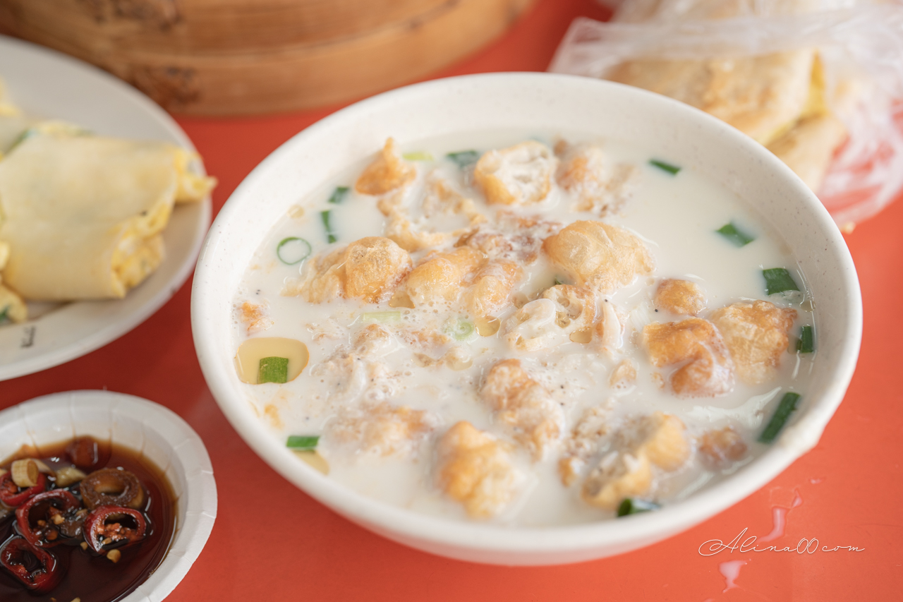 內湖737永和豆漿|早餐推薦小籠包、多料蛋餅,必加特調辣醬 @Alina 愛琳娜 內湖737永和豆漿|早餐推薦小籠包、多料蛋餅,必加特調辣醬 @Alina 愛琳娜