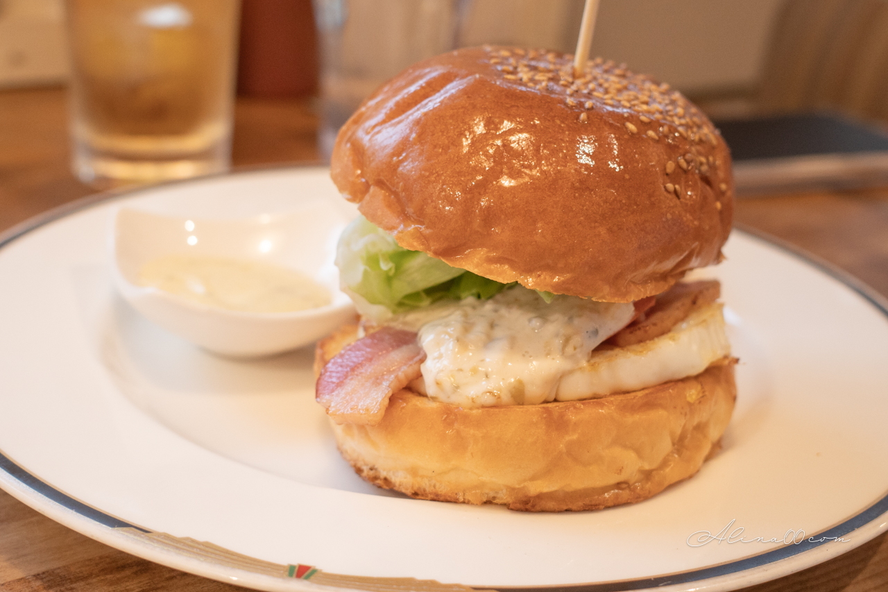 【沖繩美食】BURGER TIME 國際通漢堡店,早餐吃BLT酪梨好滿足 @Alina 愛琳娜