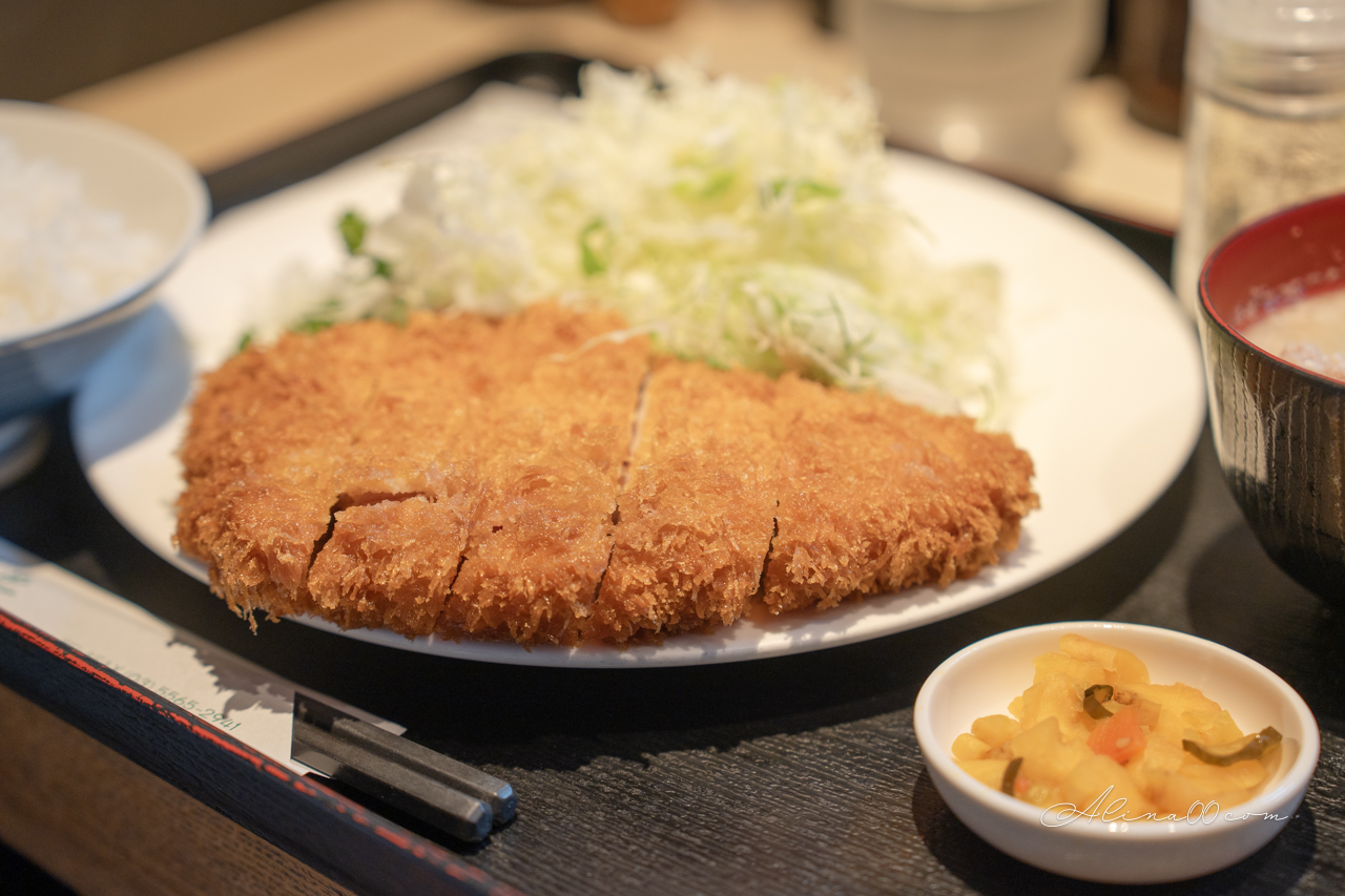 【東京美食】銀座豬排飯にし邑|腰內肉豬里肌飯,生菜免費吃到飽 @Alina 愛琳娜 【東京美食】銀座豬排飯にし邑|腰內肉豬里肌飯,生菜免費吃到飽 @Alina 愛琳娜
