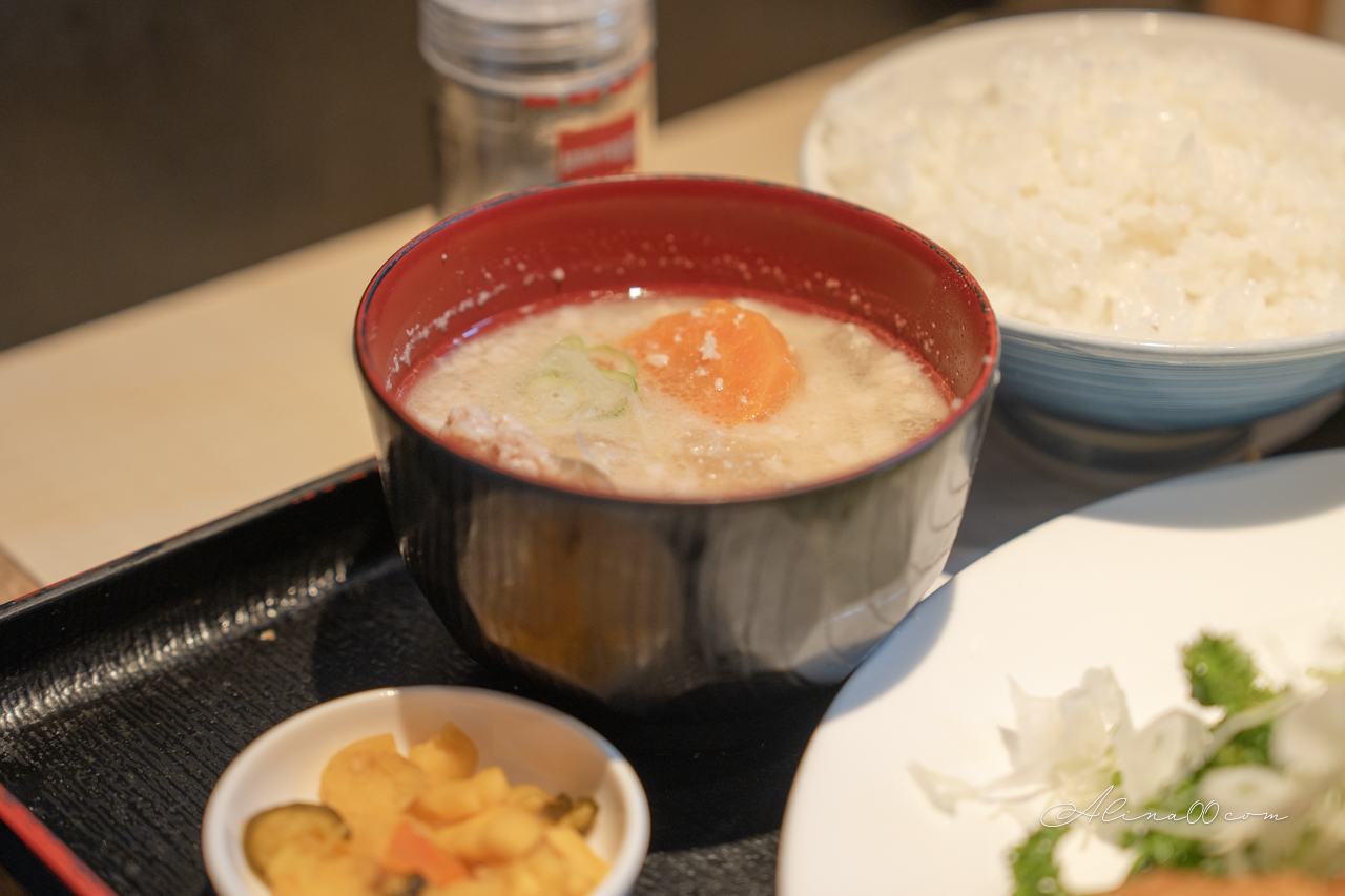 【東京美食】銀座豬排飯にし邑|腰內肉豬里肌飯,生菜免費吃到飽 @Alina 愛琳娜 【東京美食】銀座豬排飯にし邑|腰內肉豬里肌飯,生菜免費吃到飽 @Alina 愛琳娜