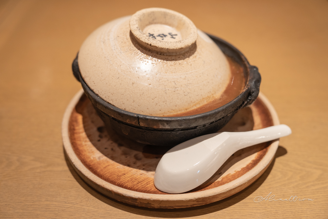【名古屋美食】山本屋總本家味噌煮烏龍麵|招牌雞肉親子烏冬麵 @Alina 愛琳娜 【名古屋美食】山本屋總本家味噌煮烏龍麵|招牌雞肉親子烏冬麵 @Alina 愛琳娜