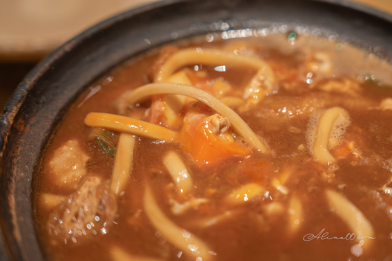 【名古屋美食】山本屋總本家味噌煮烏龍麵|招牌雞肉親子烏冬麵 @Alina 愛琳娜 【名古屋美食】山本屋總本家味噌煮烏龍麵|招牌雞肉親子烏冬麵 @Alina 愛琳娜