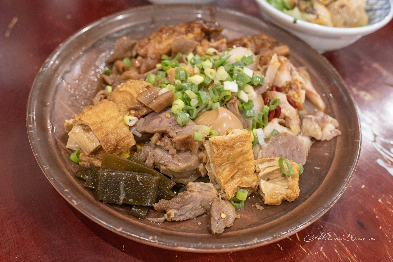東引快刀手 內湖店｜好吃豬腳滷味配拌麵，開到半夜當宵夜 @Alina 愛琳娜