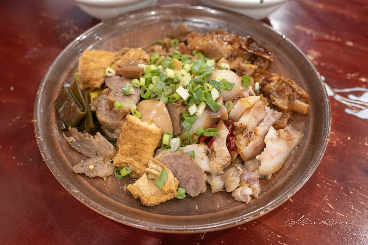 東引快刀手 內湖店|好吃豬腳滷味配拌麵,開到半夜當宵夜 @Alina 愛琳娜 東引快刀手 內湖店|好吃豬腳滷味配拌麵,開到半夜當宵夜 @Alina 愛琳娜