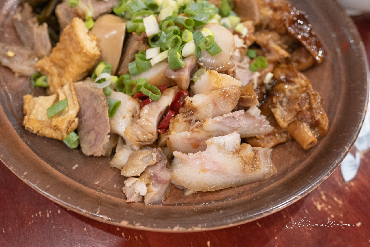東引快刀手 內湖店|好吃豬腳滷味配拌麵,開到半夜當宵夜 @Alina 愛琳娜 東引快刀手 內湖店|好吃豬腳滷味配拌麵,開到半夜當宵夜 @Alina 愛琳娜