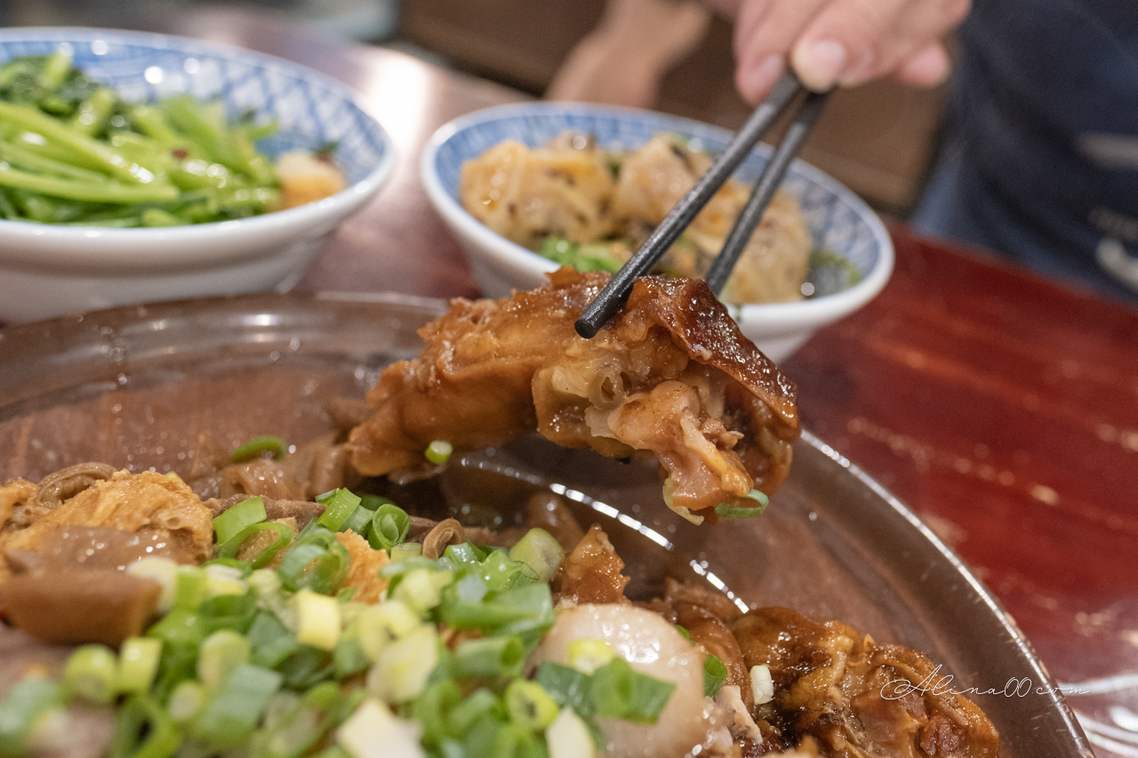 東引快刀手 內湖店|好吃豬腳滷味配拌麵,開到半夜當宵夜 @Alina 愛琳娜 東引快刀手 內湖店|好吃豬腳滷味配拌麵,開到半夜當宵夜 @Alina 愛琳娜