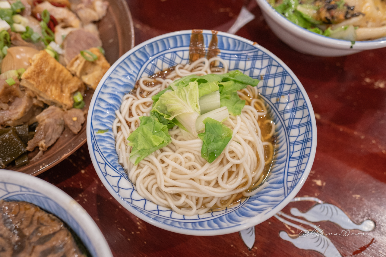 東引快刀手 內湖店|好吃豬腳滷味配拌麵,開到半夜當宵夜 @Alina 愛琳娜 東引快刀手 內湖店|好吃豬腳滷味配拌麵,開到半夜當宵夜 @Alina 愛琳娜