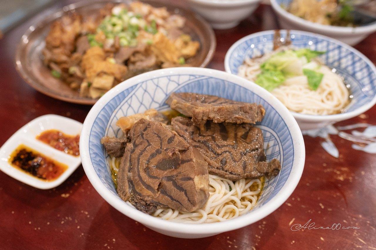 東引快刀手 內湖店｜好吃豬腳滷味配拌麵，開到半夜當宵夜 @Alina 愛琳娜