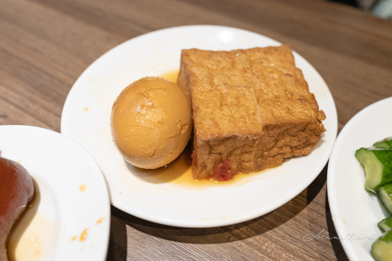 金香豬腳涼麵|行天宮滷豬腳黏Q美味,腿庫推薦必吃 @Alina 愛琳娜 金香豬腳涼麵|行天宮滷豬腳黏Q美味,腿庫推薦必吃 @Alina 愛琳娜