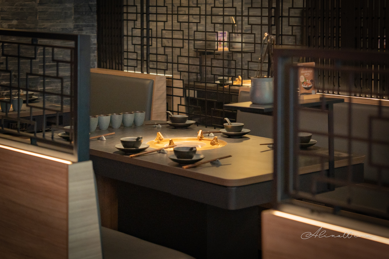 湊湊火鍋 台北大巨蛋店｜川味成都麻辣鍋,豬肚雞鍋好喝 @Alina 愛琳娜