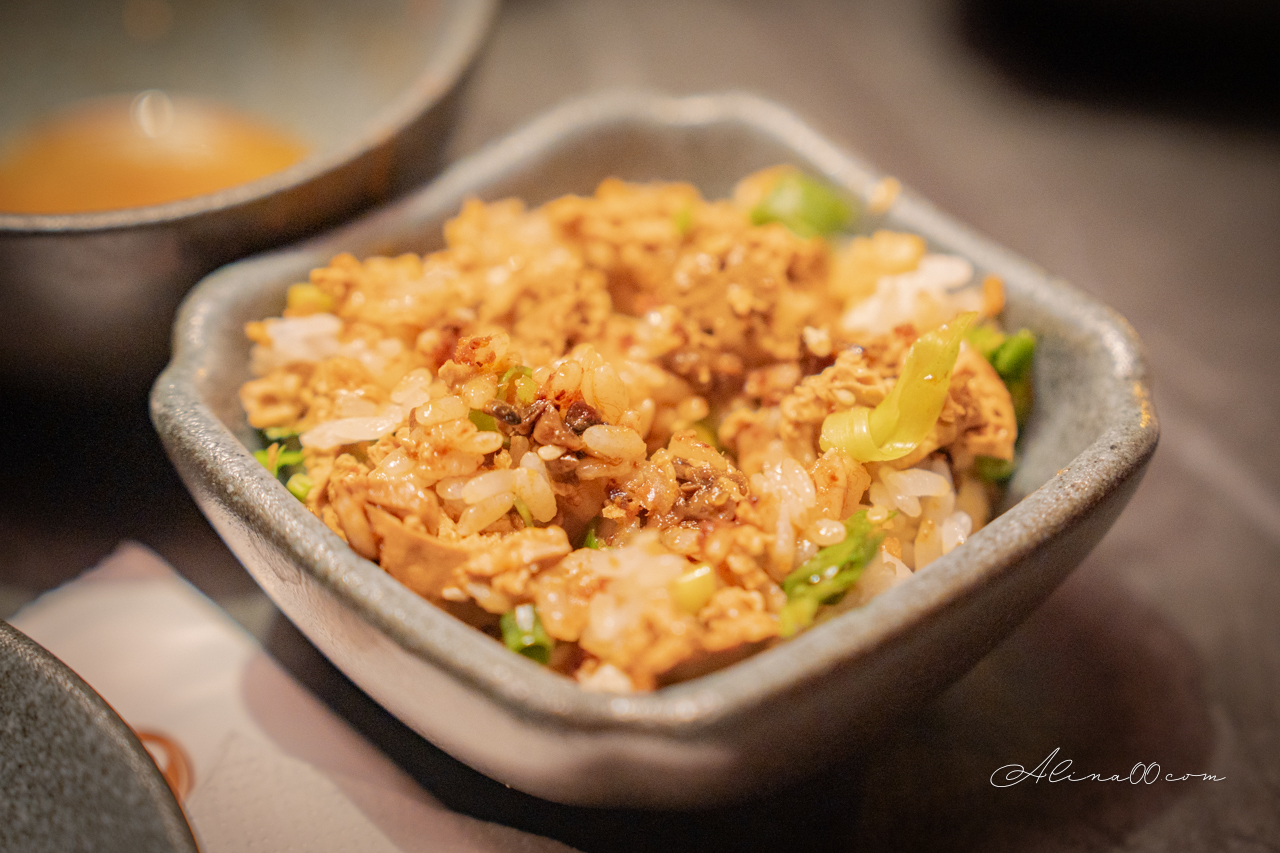 湊湊火鍋 台北大巨蛋店｜川味成都麻辣鍋,豬肚雞鍋好喝 @Alina 愛琳娜