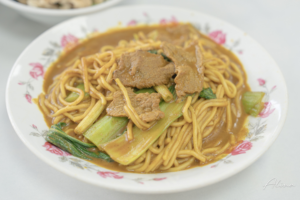 金春發牛肉店｜牛肉麵百年老店，鮮嫩溫體牛清燉、乾拌都好吃 @Alina 愛琳娜