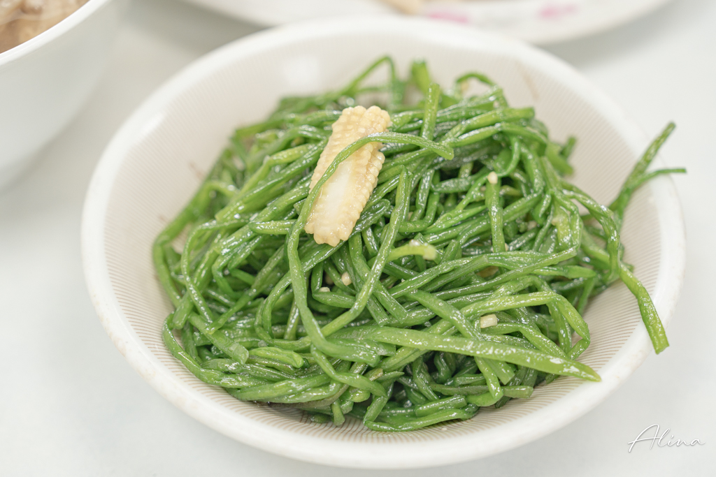 金春發牛肉店｜牛肉麵百年老店，鮮嫩溫體牛清燉、乾拌都好吃 @Alina 愛琳娜