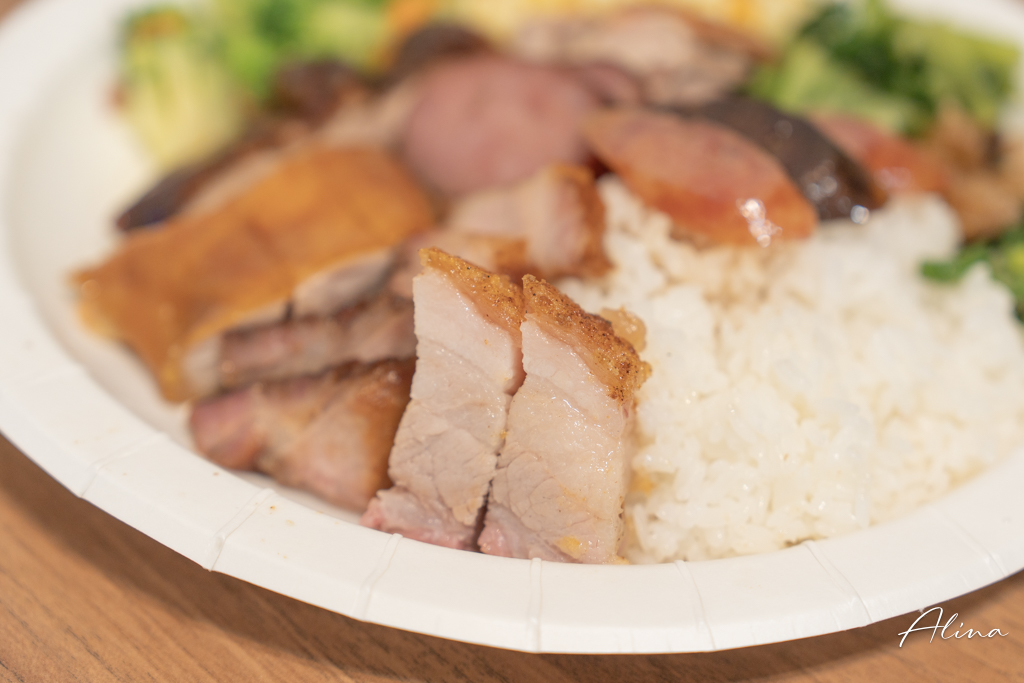 南港聚豐德燒臘專賣店|平日限定,名爐鴨腿飯便當每晚限量6隻 @Alina 愛琳娜 南港聚豐德燒臘專賣店|平日限定,名爐鴨腿飯便當每晚限量6隻 @Alina 愛琳娜