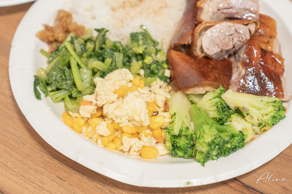 南港聚豐德燒臘專賣店|平日限定,名爐鴨腿飯便當每晚限量6隻 @Alina 愛琳娜 南港聚豐德燒臘專賣店|平日限定,名爐鴨腿飯便當每晚限量6隻 @Alina 愛琳娜