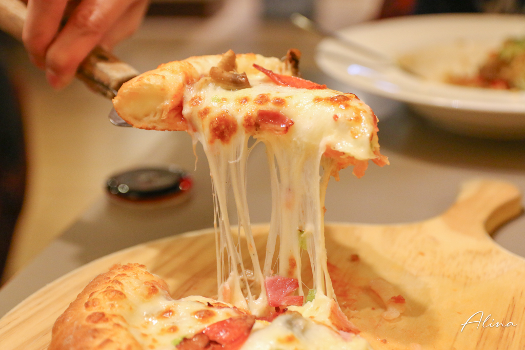 李在模披薩｜釜山起司Pizza 排隊名店，連在地人都愛吃 @Alina 愛琳娜