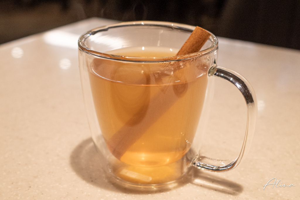 非瓶 Bottless｜無國界料理餐酒館，炸雞比司吉好邪惡 @Alina 愛琳娜