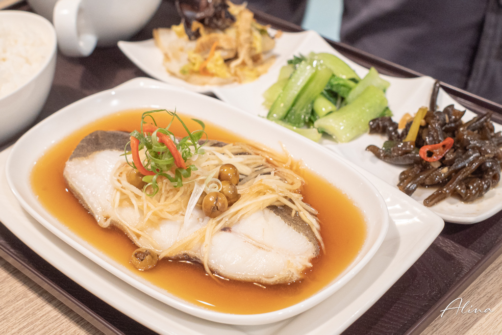 羅丹薩咖啡內湖店｜中式台菜、早午餐甜點一次滿足 @Alina 愛琳娜