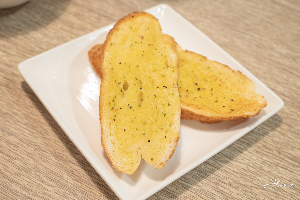 羅丹薩咖啡內湖店｜中式台菜、早午餐甜點一次滿足 @Alina 愛琳娜
