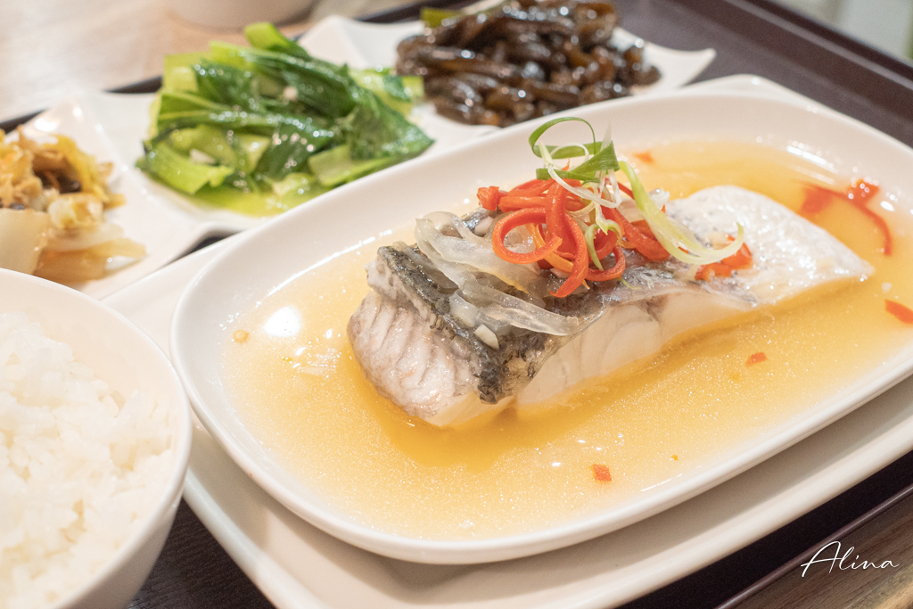羅丹薩咖啡內湖店｜中式台菜、早午餐甜點一次滿足 @Alina 愛琳娜