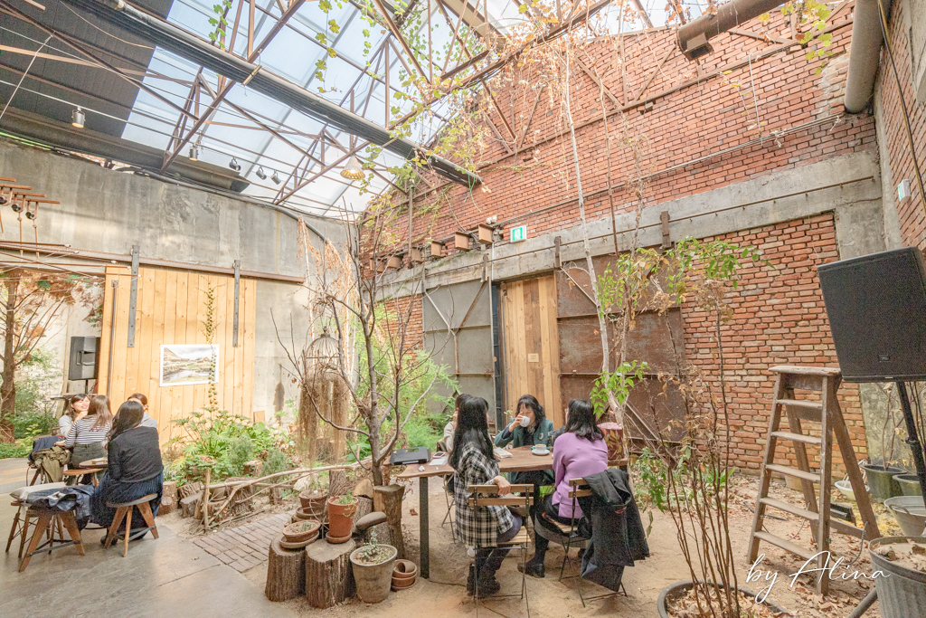 大林倉庫 CO:LUM 聖水洞咖啡館|紅磚藝文畫廊,甜點鹹食都受歡迎 @Alina 愛琳娜 大林倉庫 CO:LUM 聖水洞咖啡館|紅磚藝文畫廊,甜點鹹食都受歡迎 @Alina 愛琳娜