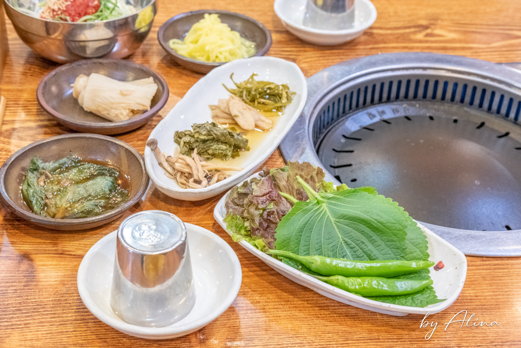 釜山味贊王鹽烤肉｜西面必吃鹽烤豬五花肉，有桌邊烤肉服務 @Alina 愛琳娜