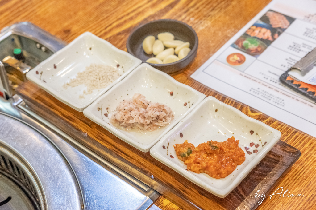 釜山味贊王鹽烤肉｜西面必吃鹽烤豬五花肉，有桌邊烤肉服務 @Alina 愛琳娜