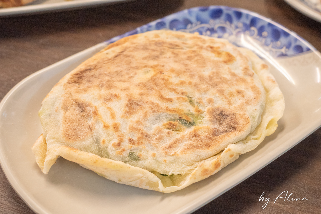 江蘇菜盒店乾烙餅｜台北東區巷仔內小吃，韭菜盒豆腐捲高人氣 @Alina 愛琳娜