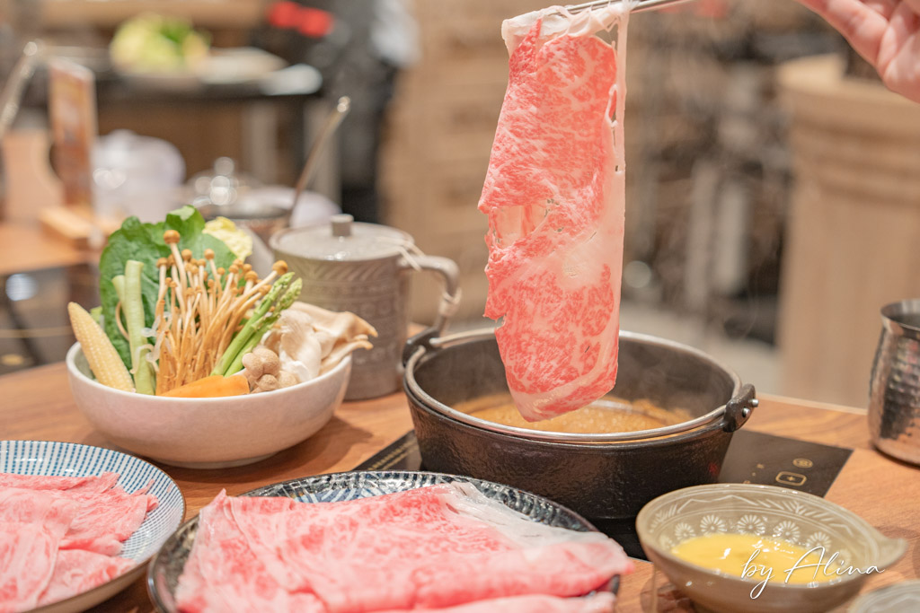 黑毛屋涮涮鍋、壽喜燒｜和牛火鍋輕巧自由選，冬季限定柚子鍋 @Alina 愛琳娜