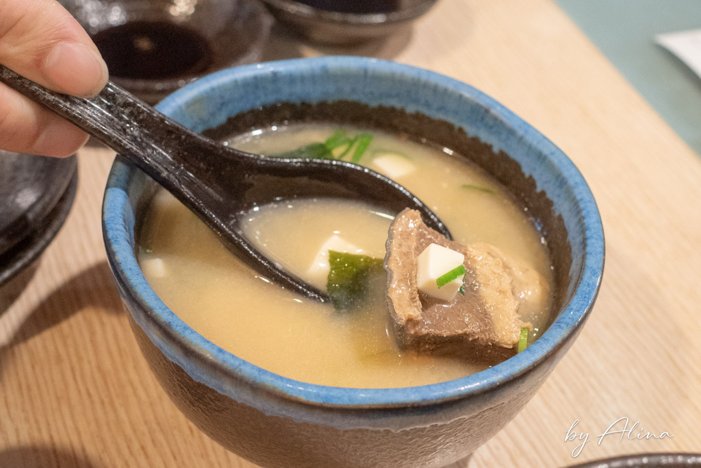 躼腳日式料理｜身長腳海鮮丼飯，海膽、厚切生魚片大受歡迎 @Alina 愛琳娜