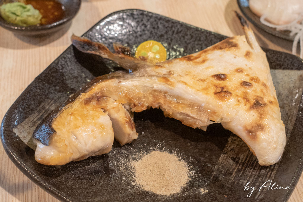 躼腳日式料理｜身長腳海鮮丼飯，海膽、厚切生魚片大受歡迎 @Alina 愛琳娜