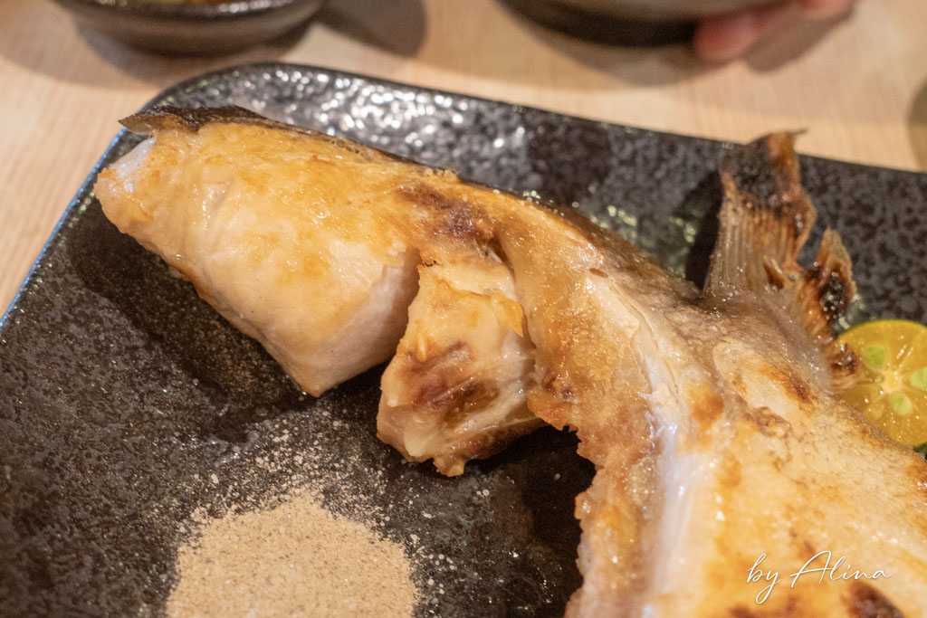 躼腳日式料理｜身長腳海鮮丼飯，海膽、厚切生魚片大受歡迎 @Alina 愛琳娜